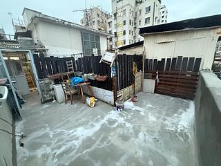 Mong Kok - Luen On Building 02