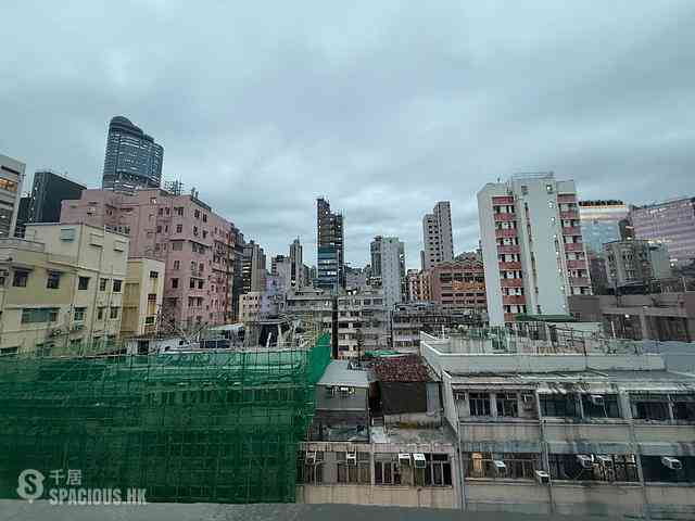 Mong Kok - Luen On Building 03
