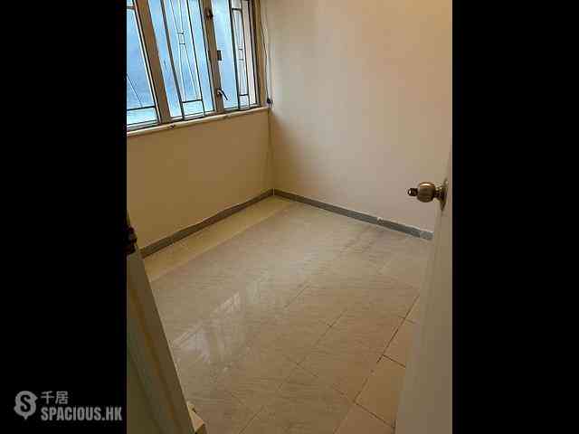 Sai Ying Pun - Koon Wah Building 03