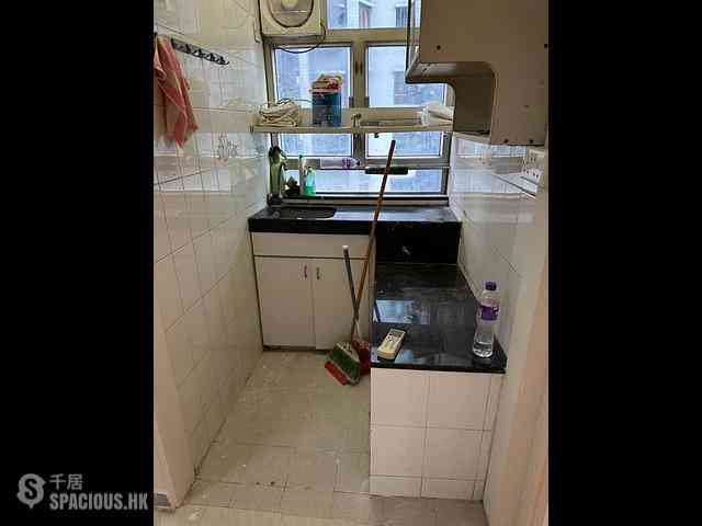 Sai Ying Pun - Koon Wah Building 04