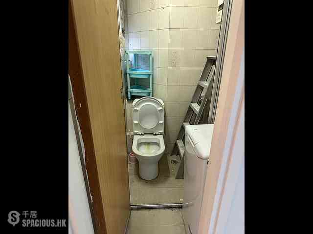 Sai Ying Pun - Koon Wah Building 05