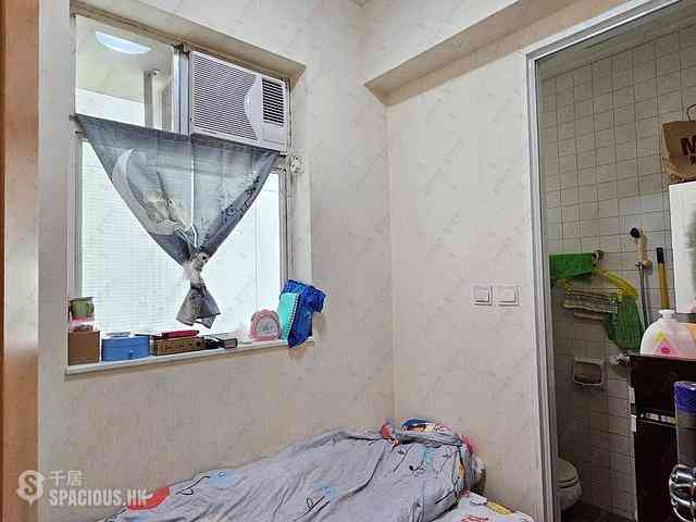 Quarry Bay - The Orchards Block 2 03