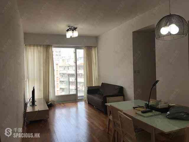 Quarry Bay - The Orchards Block 2 01