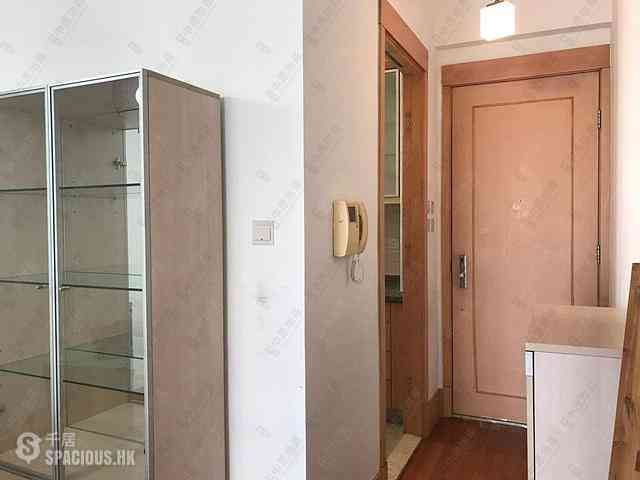 Quarry Bay - The Orchards Block 2 04