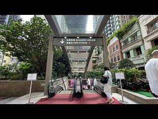 Wan Chai - The Avenue Phase 2 Block 1 07