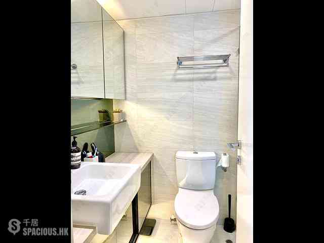 Tai Kok Tsui - Harbour Green Tower 5 02