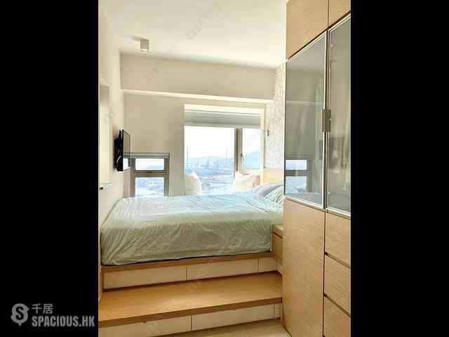 Tai Kok Tsui - Harbour Green Tower 5 05