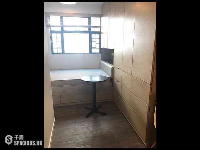 Sheung Wan - 64, Bonham Strand 11