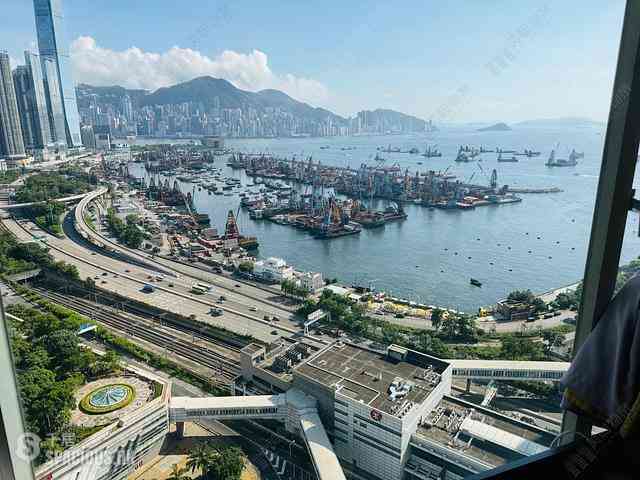 Tai Kok Tsui - Florient Rise 01