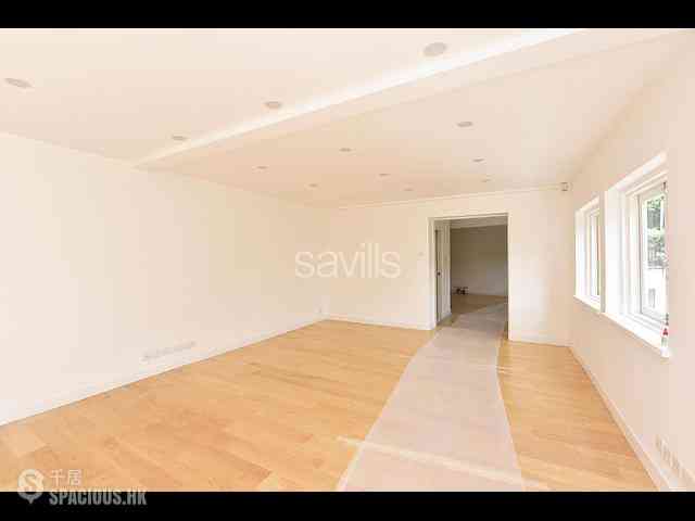 Mid Levels Central - Gladdon 01