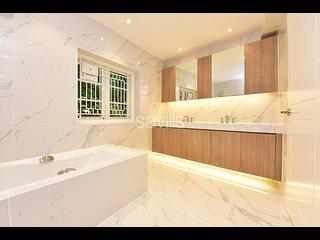 Mid Levels Central - Gladdon 05