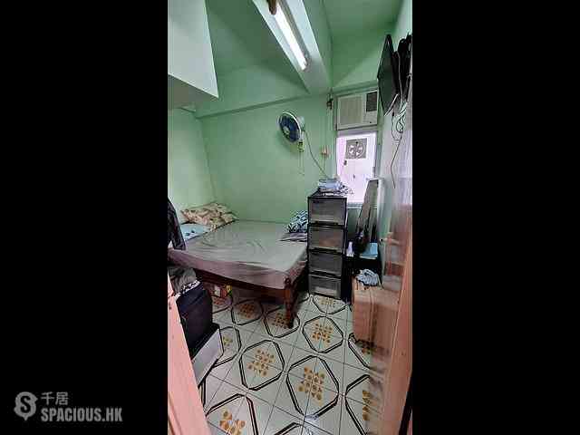 Shau Kei Wan - Tung Hing Building 07
