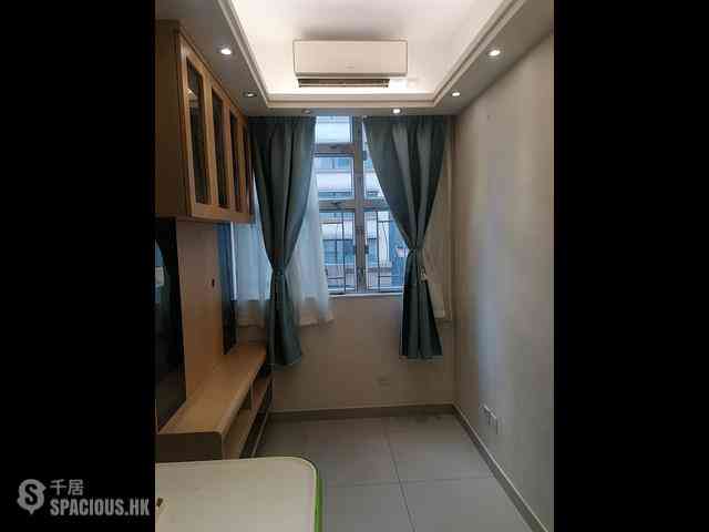 Shau Kei Wan - Fu King Building 02