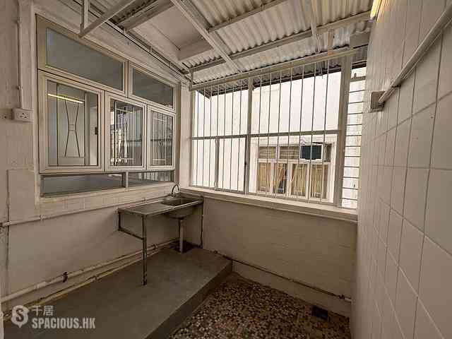 Sai Ying Pun - 31-31A, Pok Fu Lam Road 07