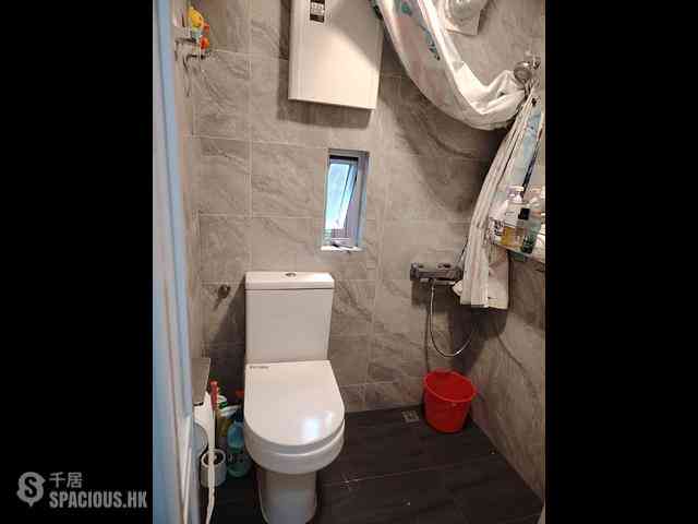 Shau Kei Wan - On Lok Building 02