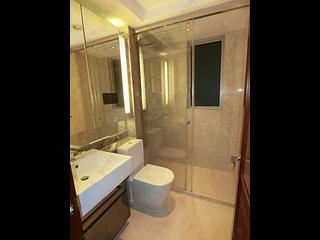 Wan Chai - The Avenue Phase 1 Block 5 05
