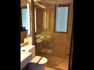 Wan Chai - The Avenue Phase 1 Block 5 12