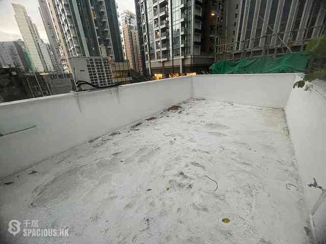 Central - 14, Gage Street 02