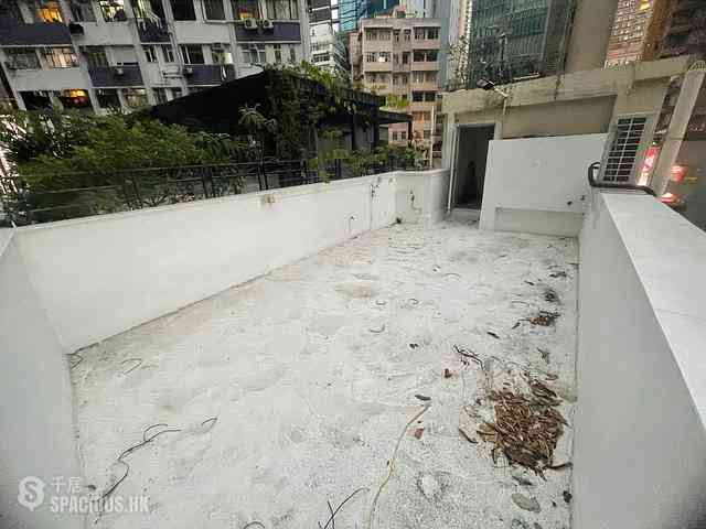 Central - 14, Gage Street 05