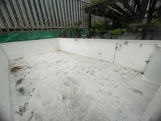 Central - 14, Gage Street 02
