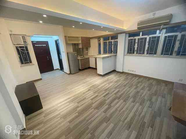 Central - 14, Gage Street 01
