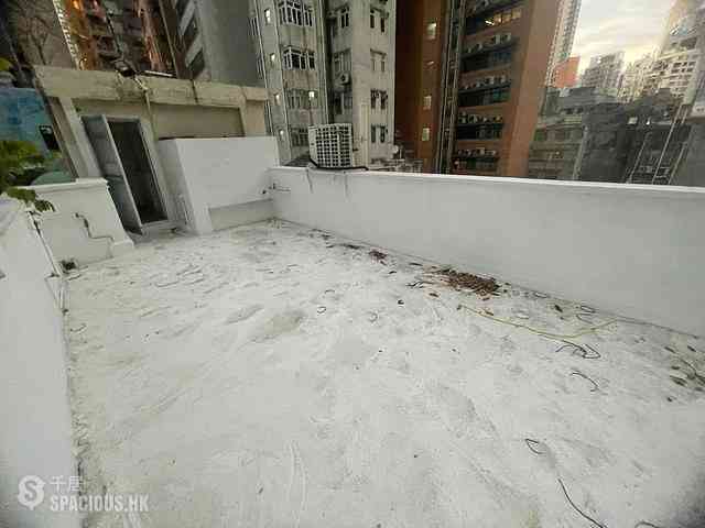 Central - 14, Gage Street 10