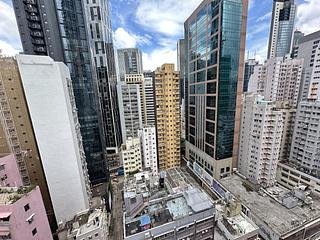Wan Chai - Man On House Block B 06