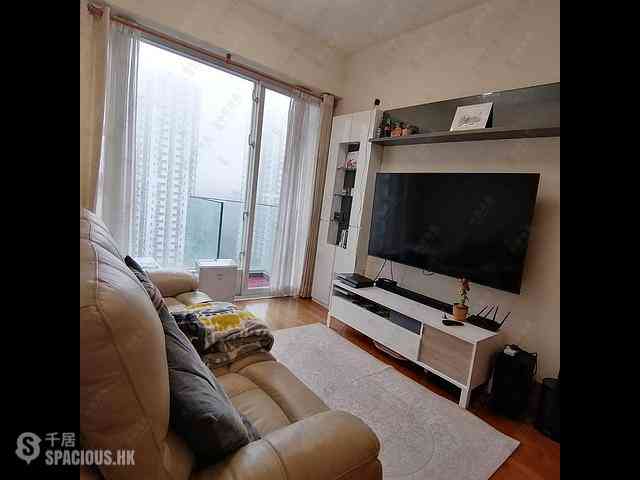 Quarry Bay - The Orchards Block 2 01
