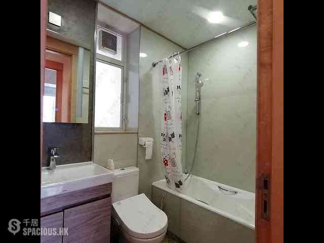 Quarry Bay - The Orchards Block 2 02