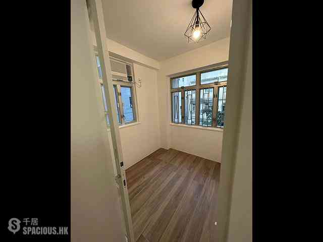 Sai Ying Pun - Wing Lee Building 04