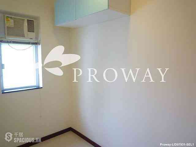 Wan Chai - Wai Lun Building 09