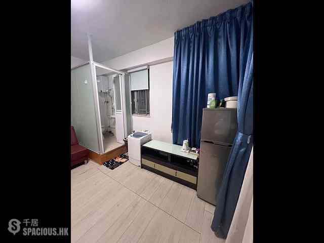 Yau Ma Tei - Lai Shing Building 01
