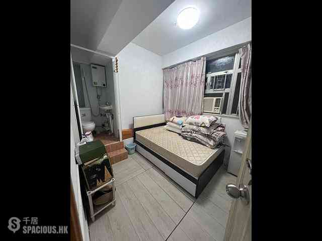Yau Ma Tei - Lai Shing Building 08