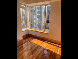 Quarry Bay - The Orchards Block 2 04