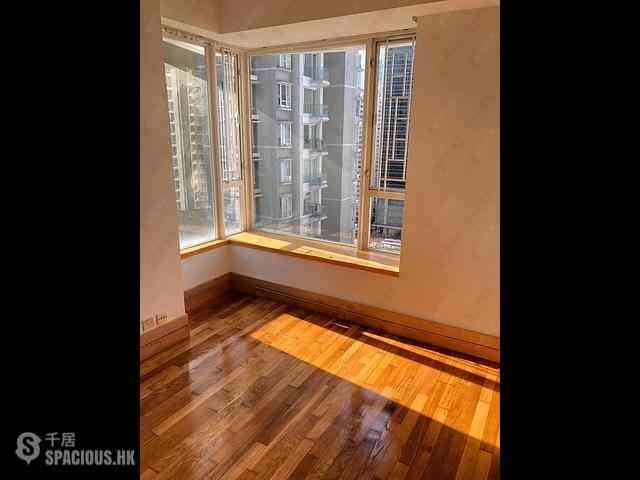 Quarry Bay - The Orchards Block 2 04