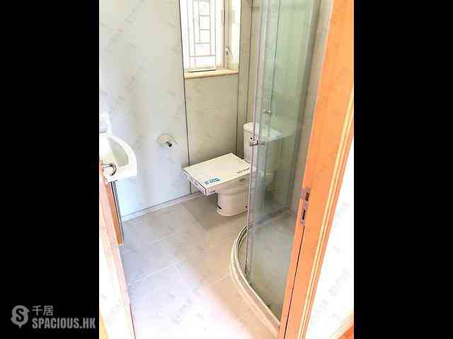 Quarry Bay - The Orchards Block 2 05