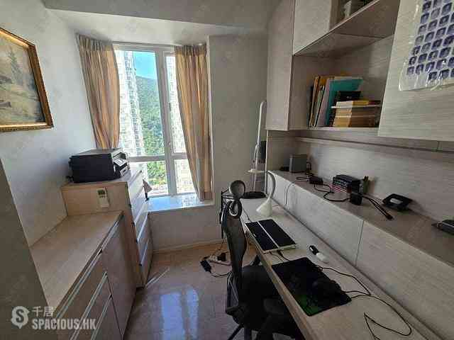 Quarry Bay - The Orchards Block 2 05