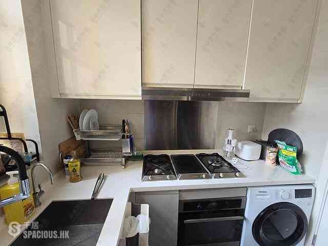 Quarry Bay - The Orchards Block 2 08