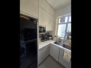 Quarry Bay - The Orchards Block 2 09
