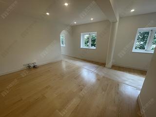 Mid Levels Central - Gladdon 04