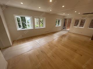 Mid Levels Central - Gladdon 03