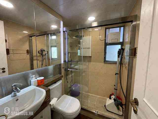 Sheung Wan - Queen's Terrace Block 2 06