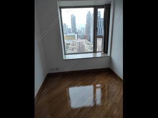 Tai Kok Tsui - Harbour Green Tower 2 04