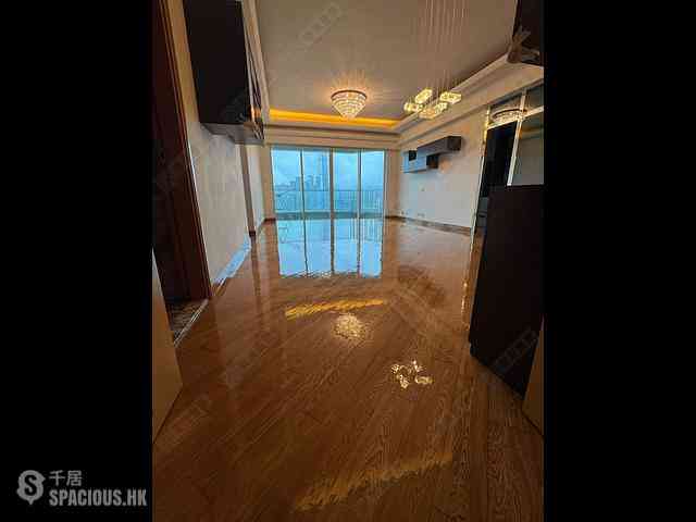Tai Kok Tsui - Harbour Green Tower 2 06