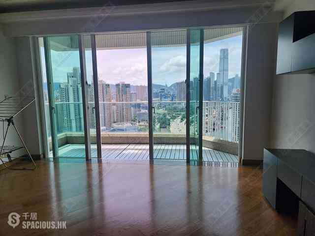 Tai Kok Tsui - Harbour Green Tower 2 07