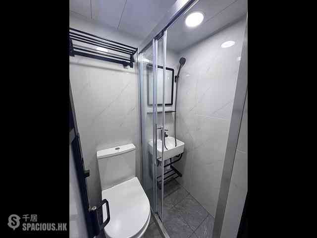 Tsim Sha Tsui - Golden Crown Court 16