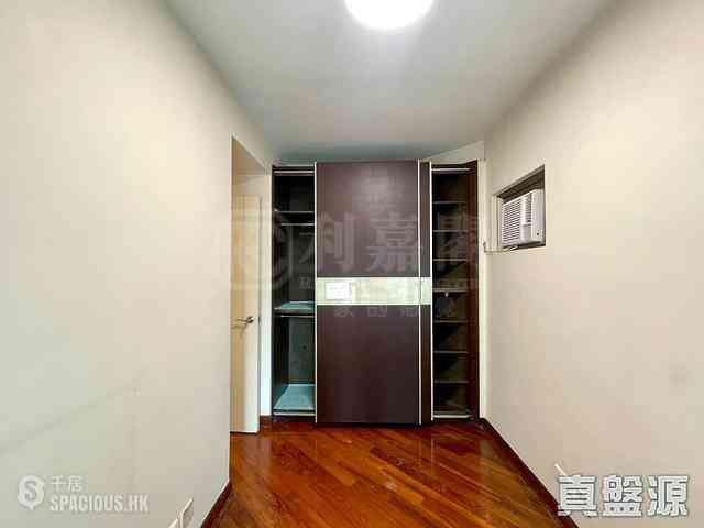 Tseung Kwan O - Tseung Kwan O Plaza Phase 1 Block 3A 06