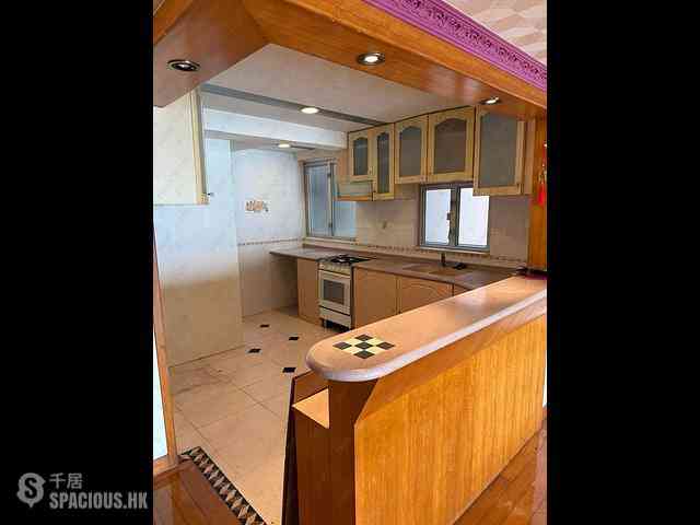 Pok Fu Lam - Baguio Villa Block 21 04