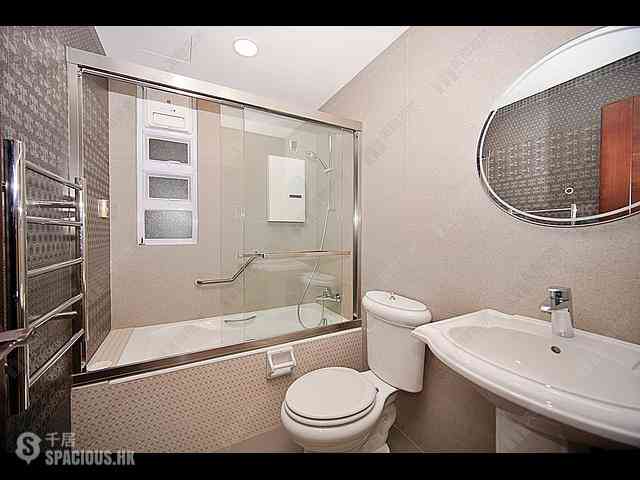 Chung Hom Kok - Hillgrove Block A 04