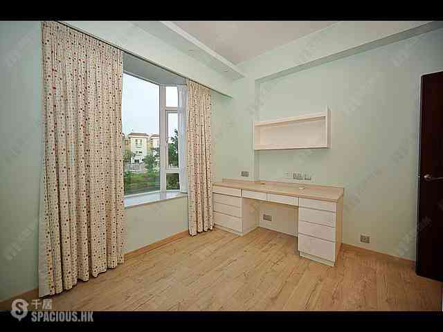 Chung Hom Kok - Hillgrove Block A 06